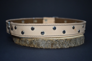 Palkar zdobený obojok z kože hladenice pre psov 60 cm x 24 mm prírodný