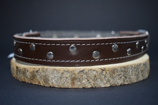 Palkar zdobený obojok z kože hladenice pre psov 60 cm x 24 mm hnedý