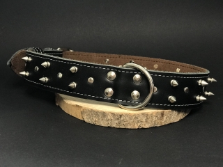 Palkar obojok z kože hladenice pre psov zdobený hrotmi 75 cm x 40 mm čierny