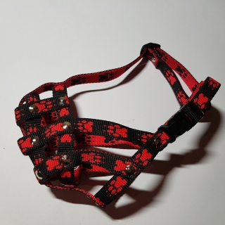 Palkar nylonový náhubok pre skrátený ňufák pre psov veľ. 3 25 cm x 5,5 cm čierno-červená