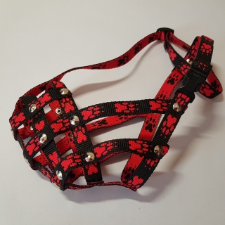 Palkar nylonový náhubok pre skrátený ňufák pre psov veľ. 4 29 cm x 7 cm čierno-červená