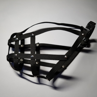 Palkar nylonový náhubok pre veľkého Boxera veľ. 4 čierna