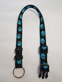 Palkar obojok z popruhu pre psov 65 cm x 25 mm čierno-svetlo-modrá s labkami
