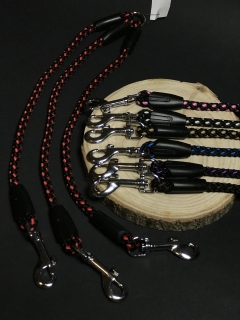 Palkar vodítko roztrojka pre psov 40 cm x 8 mm čierno-červená