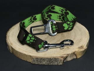 Palkar bezpečnostný pás do auta pre stredne veľké psy 55 cm x 20 mm čierno-zelená s labkami