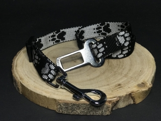 Palkar bezpečnostný pás do auta pre stredne veľké psy 55 cm x 20 mm čierno-biela s labkami