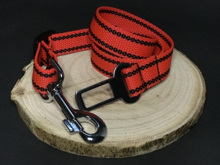 Palkar bezpečnostný pás do auta pre veľké psy 65 cm x 25 mm červená s páskami