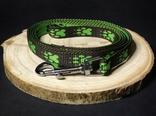 Palkar vodítko z popruhu pre psov 150 cm x 16 mm hnedo-zelená s labkami