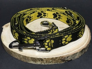 Palkar vodítko prepínacie z popruhu pre psov 250 cm x 20 mm čierno-žltá s labkami